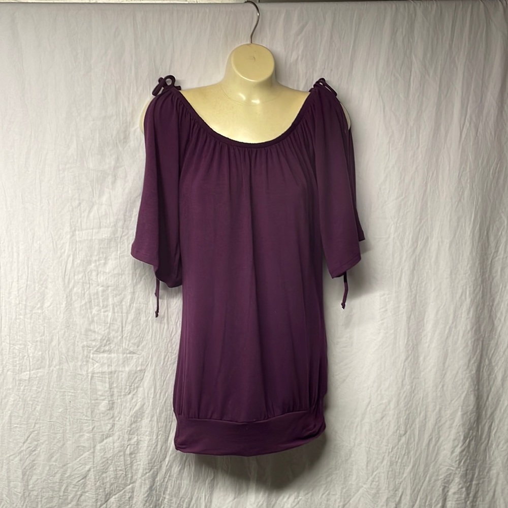 Ladies split sleeve top